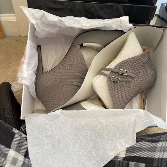 Grey Nine West Dress Shoes - Picture 3 of 6